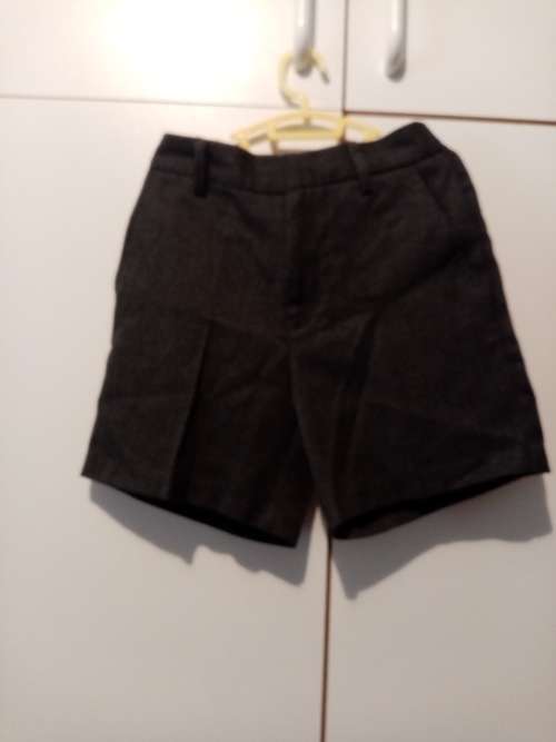 Grey school shorts 7-8
