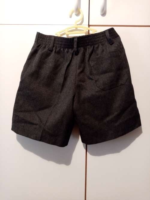 Grey school shorts 7-8