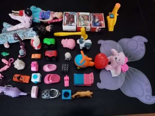 Lot of mostly girls toys