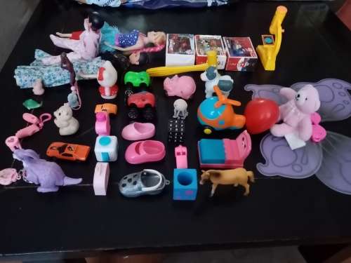 Lot of mostly girls toys