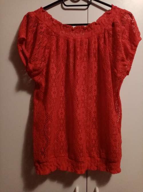 Red floral print lace top M