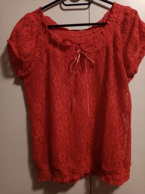 Red floral print lace top M