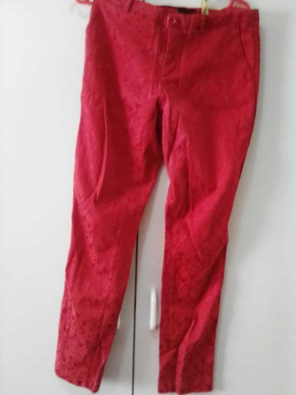 Stunning red patterned jeans size 32