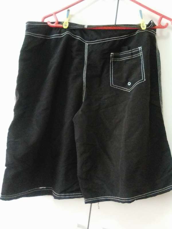 Black three quarter shorts size 38