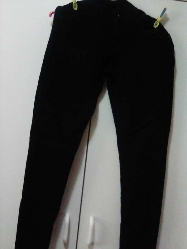 Black skinny jeans size 32