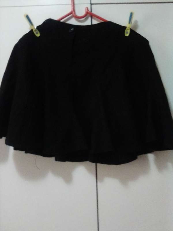 Black mini ruffle skirt size 34