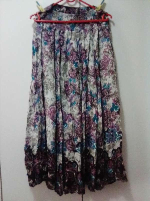 White multicolored floral skirt size 32
