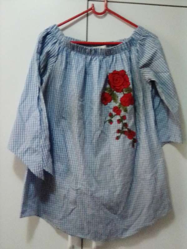 Blue and white striped floral shirt size S/M