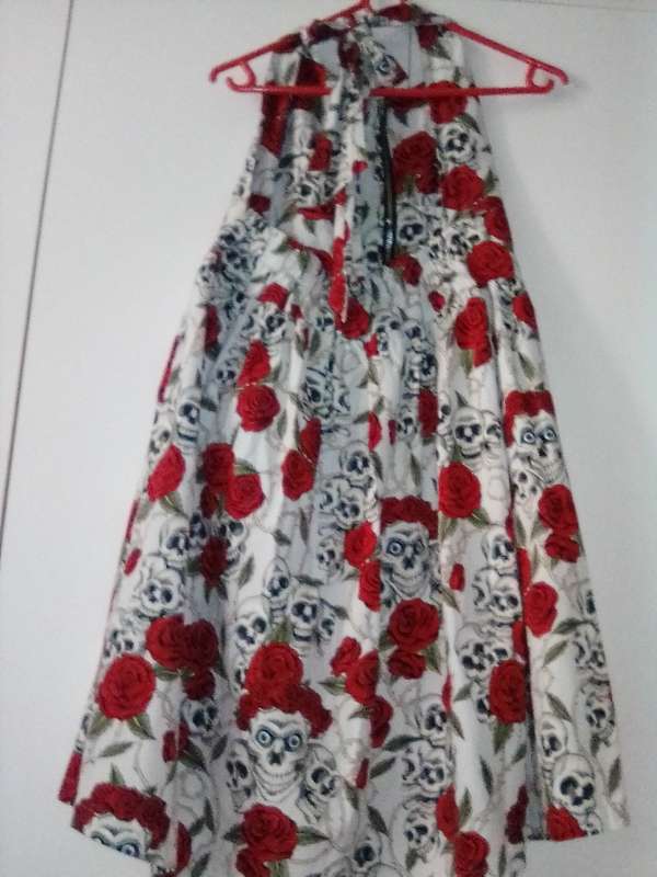 Stunning black roses zip through halter neck dress size L