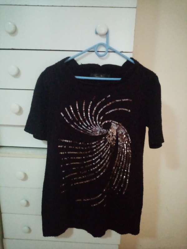 Black sequined long length short sleeve jersey size L