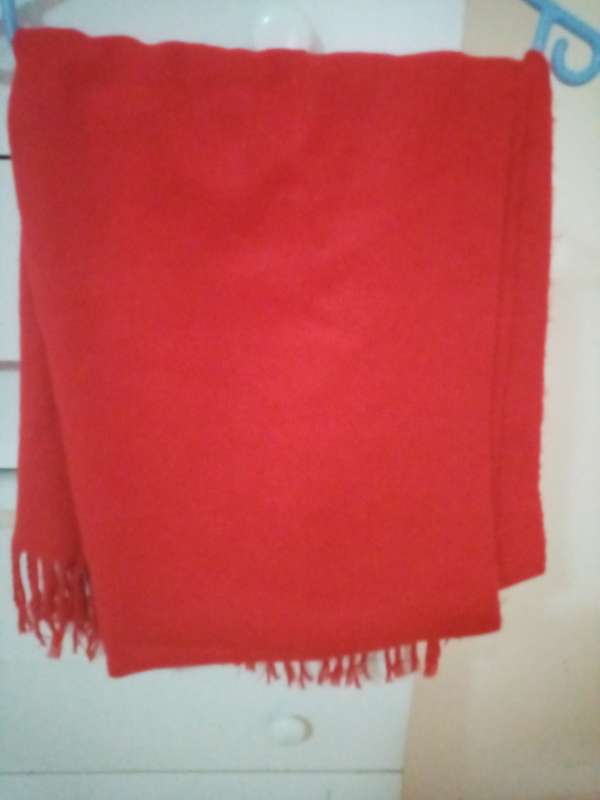 Stunning bright red thick scarf