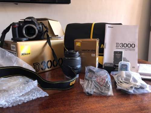 Nikon D3000 Full Package