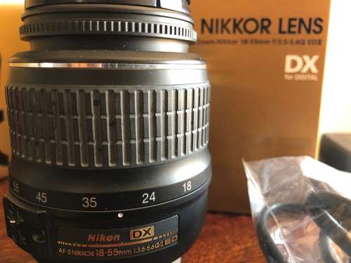 Nikon D3000 Full Package