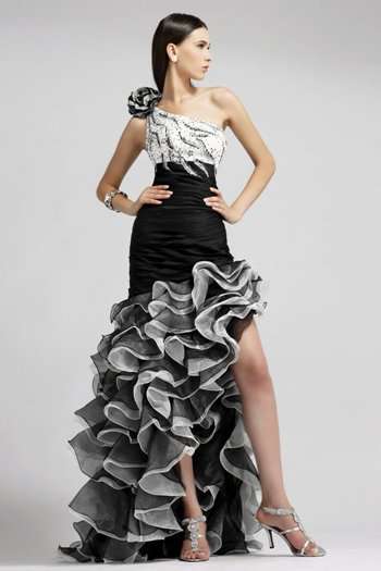 REDUCED TO ONLY R1500 (Was R1880) !!! ONLY UNTIL 2 AUGUST !!! BREATHTAKING Matric Farewell Dress