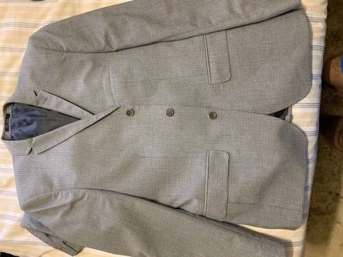 Ben Sherman pre-owned suit with a hook missing (see pictures below)
