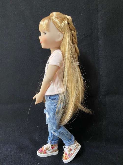 RESERVED FOR CamLag8373 until 20/01/2022 - Ruby Red Fashion Friends Sara Doll