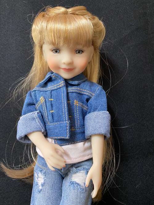RESERVED FOR CamLag8373 until 20/01/2022 - Ruby Red Fashion Friends Sara Doll