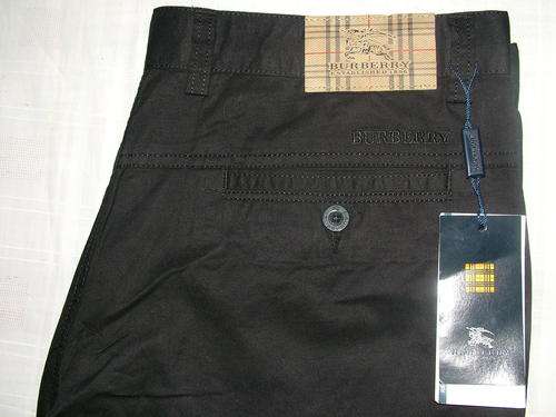 BURBERRY Men's Black Shorts - Size 34