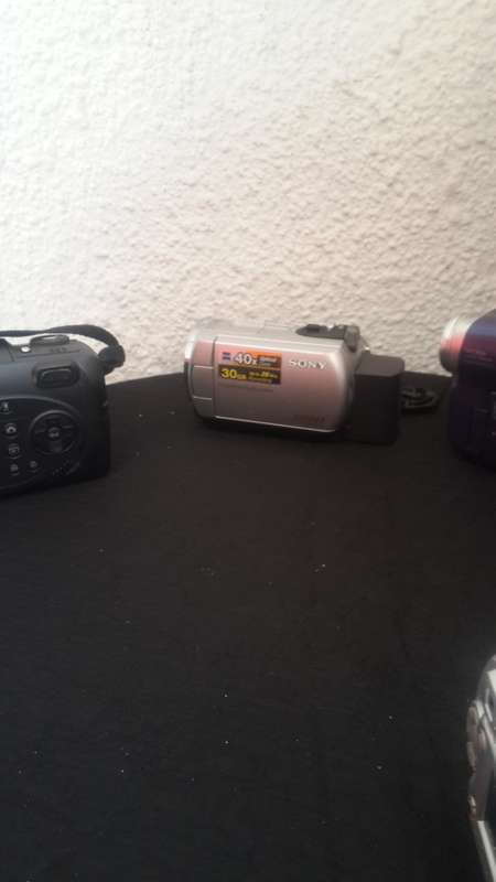 WOW!! JOB LOT CAMERAS ,VIDEO CAMERAS AND A LOT MORE NT TO BE MISSED!!!!!!