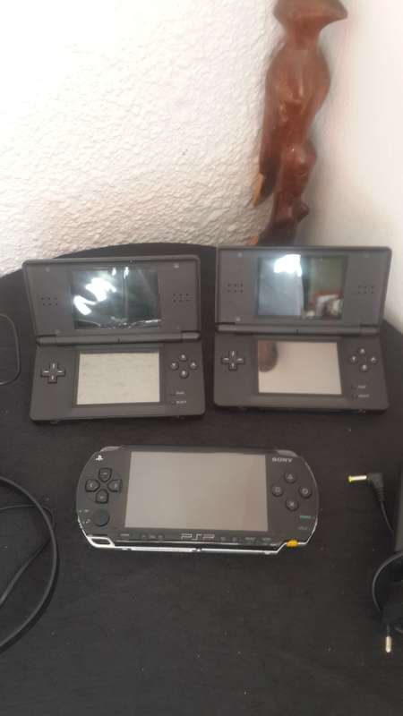Wow!! JOBLOT OF PSP ,NITENDO DS AND XBOX ALL FOR ONE BID DONT MISS OUT MASSIVE BARGAIN !!!
