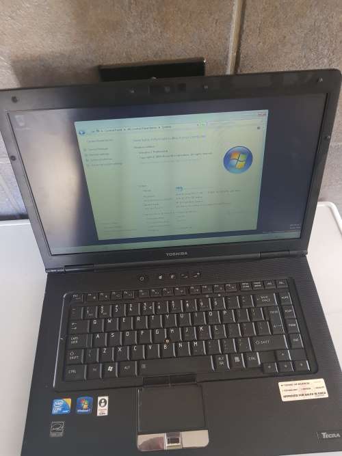 Thosiba icore 7 laptop with charger bargain STARTING at R1 relisted due to non payment