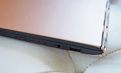 Lenovo YOGA 900, QHD+ TouchScreen, core i5-6260u, 8gb Ram, 256SSD, Lenovo's Amazing Watch Band Hinge