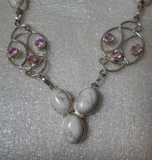 HOWLITE
