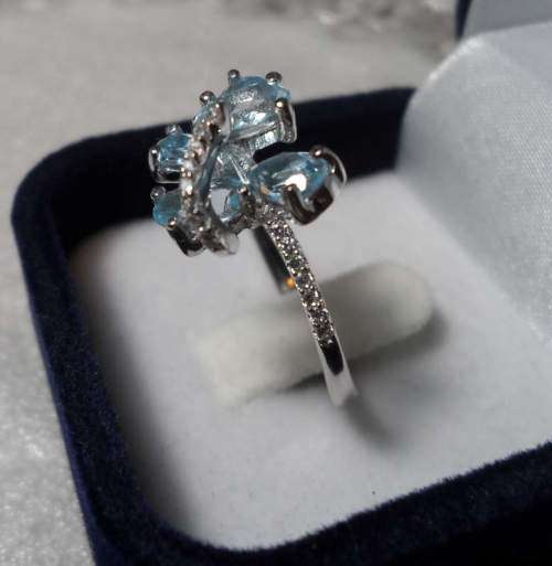 Pretty Genuine Sky Blue Topaz Ring Set in Solid 925 Sterling Silver