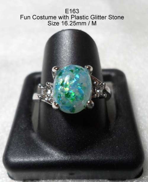 5 DIFFERENT COSTUME RINGS ALL FOR 1 BID - TAKE A LOOK