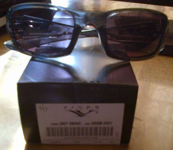 **********GENUINE OAKLEY - FIVES SQUARED (GS) SUNGLASSES INCLUDING POSTAGE**********