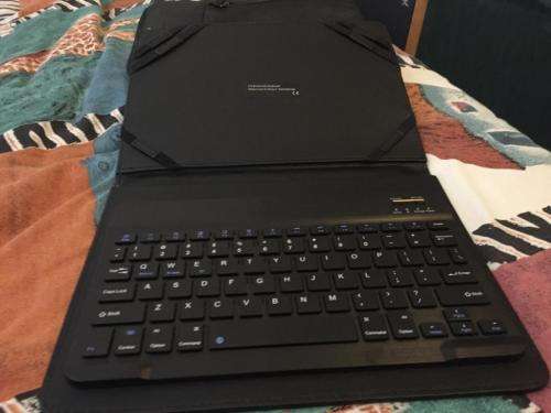 Vodacom 10.1 Tablet + Extras (Please Read Description)