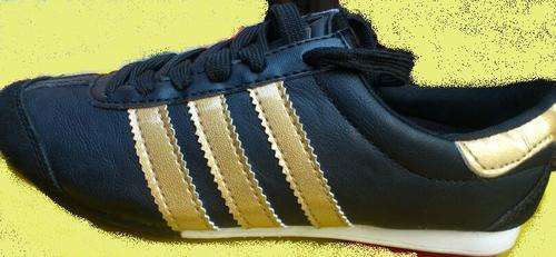Womens Adidas Sneaker