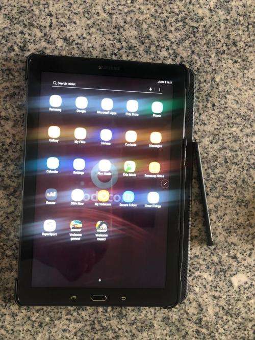 samsung tab A6 WITH S PEN SM-P585 MINT CONDITION