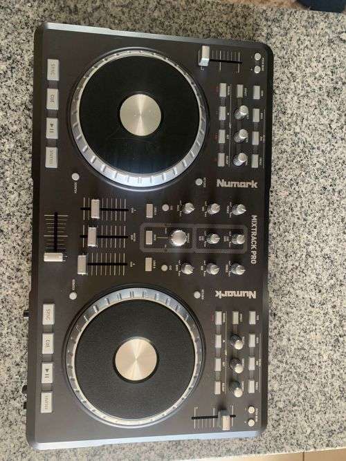 NUMARK MIXTRACK PRO