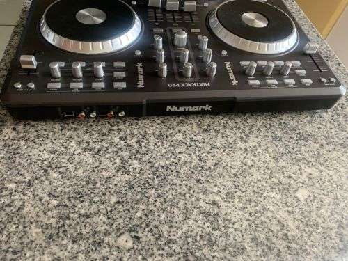 NUMARK MIXTRACK PRO