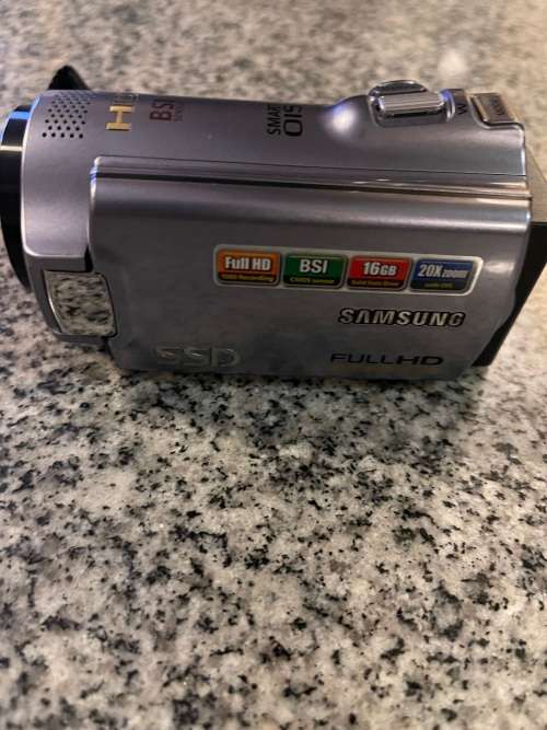 SAMSUNG HMX-H300SP / MEA FULL HD 1920X1080 VIDEO CAMERA MINT CONDITION