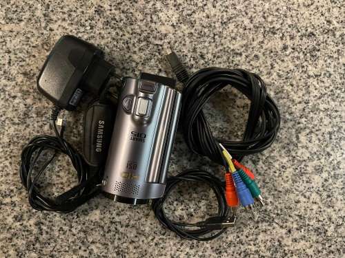 SAMSUNG HMX-H300SP / MEA FULL HD 1920X1080 VIDEO CAMERA MINT CONDITION
