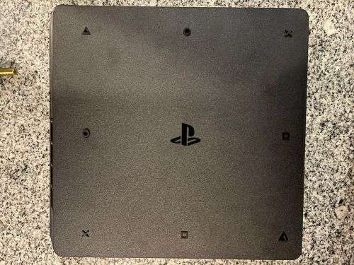 SONY PLAYSTATION 4 1TB SLIM 2 CONTROLERS and FIFA 20