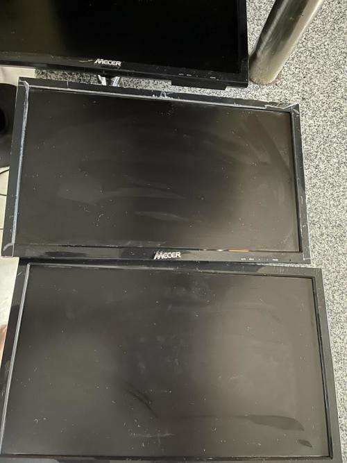 3 XMECCER  A1954 LED MONITORS and 1 HP L1710 MONITOR