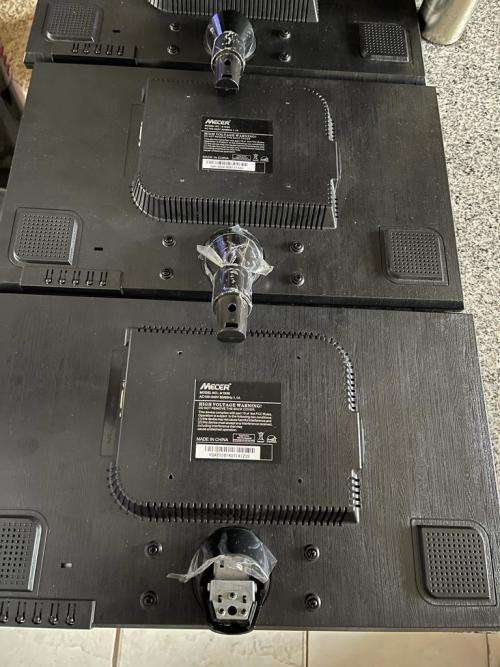 3 XMECCER  A1954 LED MONITORS and 1 HP L1710 MONITOR