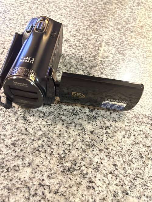 Samsung SMX-F50BP Camcorder - Black