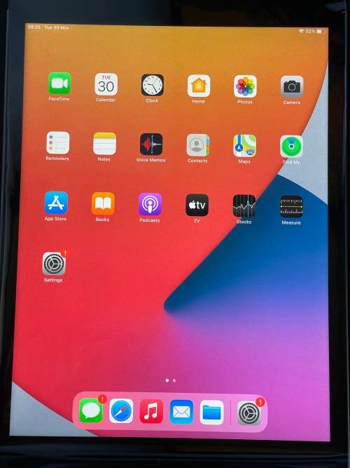 Apple iPad A2270(10.2-inch, Wi-Fi, 128GB) -space grey (8th Generation) mint 10/10 condition