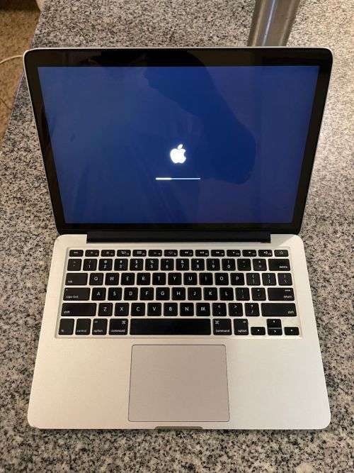 MACBOOK PRO [ RETINA ,13 INCH EARLY 2015 ] CORE i7 16gb RAM 500GB