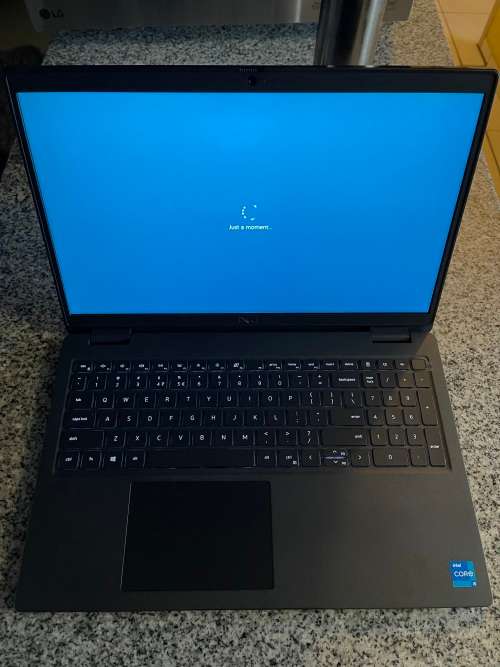 Dell Latitude 3520 : Intel Core i5 1135G7 | 8GB (1x8GB) DDR4 Memory | 256GB SSD 11th GEN NEW