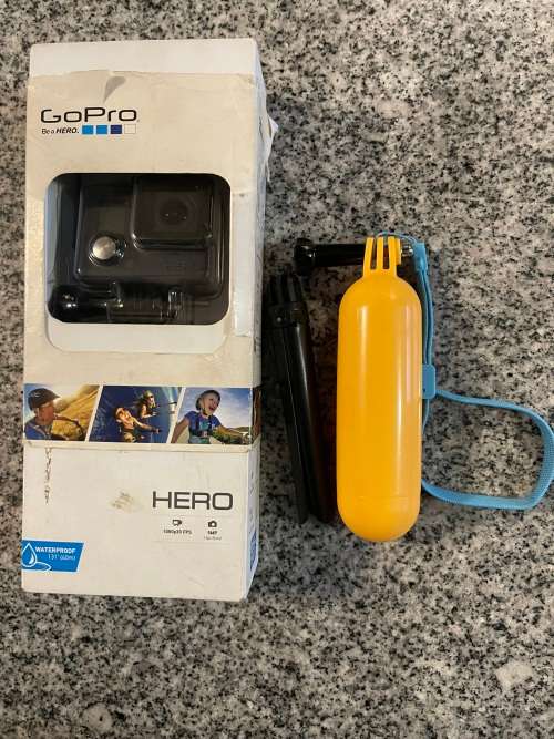 GoPro Hero CHDHA-301 with stand and floater
