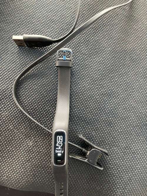 Garmin Vivosmart 4 Activity Tracker Watch - Midnight with Black Band, Large
