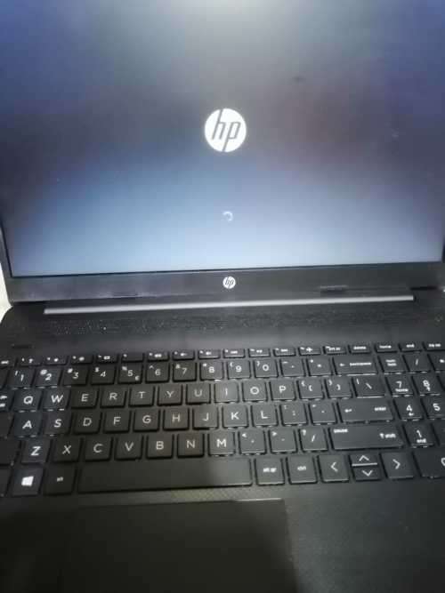 HP 15-dw2006ni i3-1005G1 4GB RAM 1TB HDD 15.6`