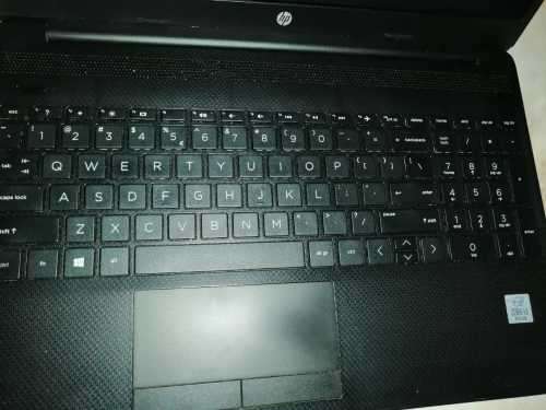 HP 15-dw2006ni i3-1005G1 4GB RAM 1TB HDD 15.6`