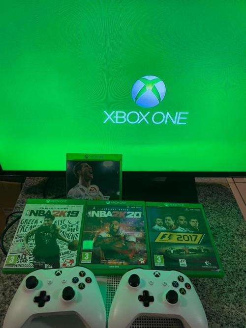 XBOX BOX ONE S 1TB 1681 WITH 2 CONTROLLERS and 4 GAMES