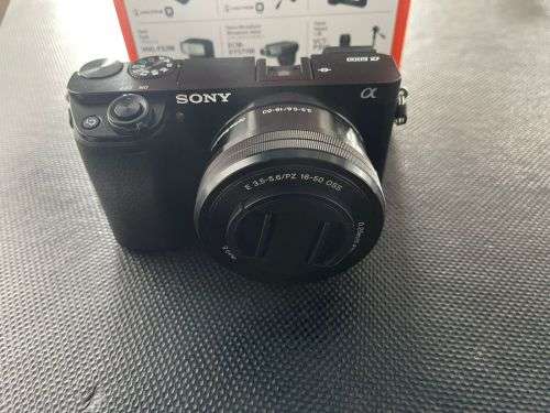 Sony a6000 Mirrorless Camera with 16-50mm Lens Mint Condition as new